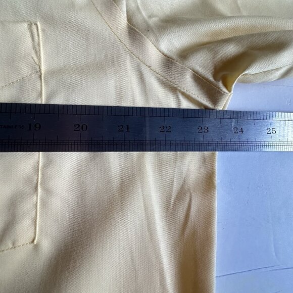 Van Heusen Lux Sateen No Iron Dress Shirt Men's 16 32/33 L/S Butter Yellow NWT - Picture 9 of 10